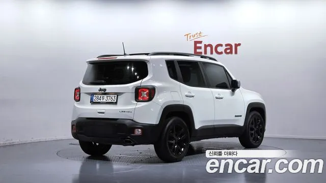Jeep Renegade — Фото автомобиля 2