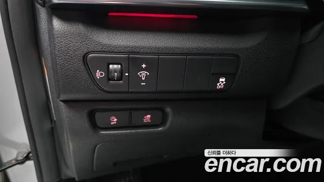 Kia Niro — Фото автомобиля 27