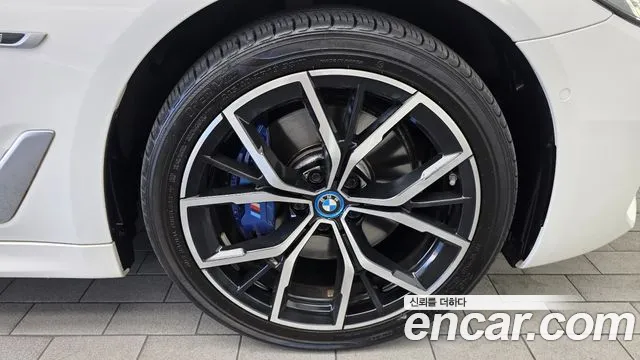 BMW 5-Series 5 серия (G30) — Фото автомобиля 21
