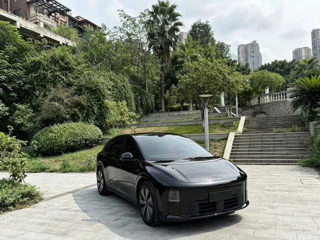 Li Auto i6 — Фото автомобиля 14