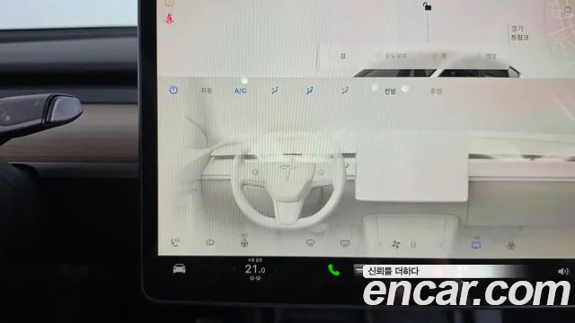 Tesla Model Y — Фото автомобиля 21
