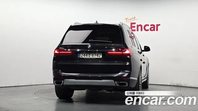BMW X7 — Фото автомобиля 3