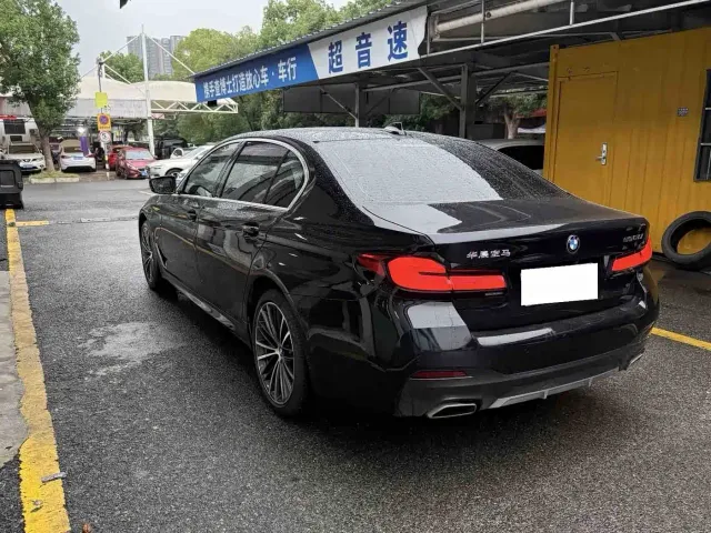 BMW 5 Series — Фото автомобиля 6