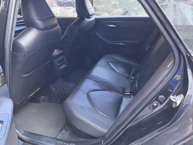 Toyota Avalon — Фото автомобиля 11