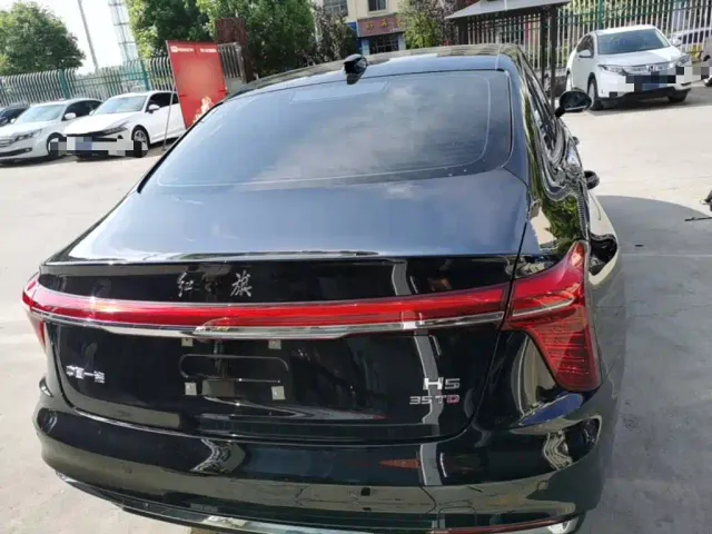 Hongqi H5 — Фото автомобиля 5