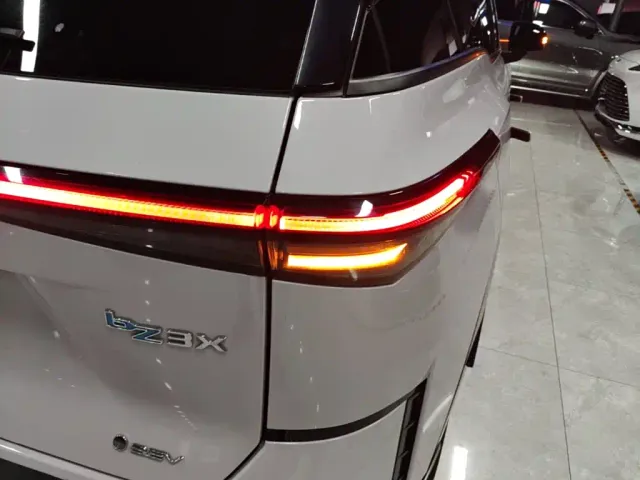 Toyota BoZhi 3X — Фото автомобиля 7