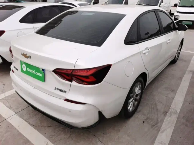 Chevrolet Monza — Фото автомобиля 6