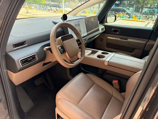 Li Auto MEGA — Фото автомобиля 8