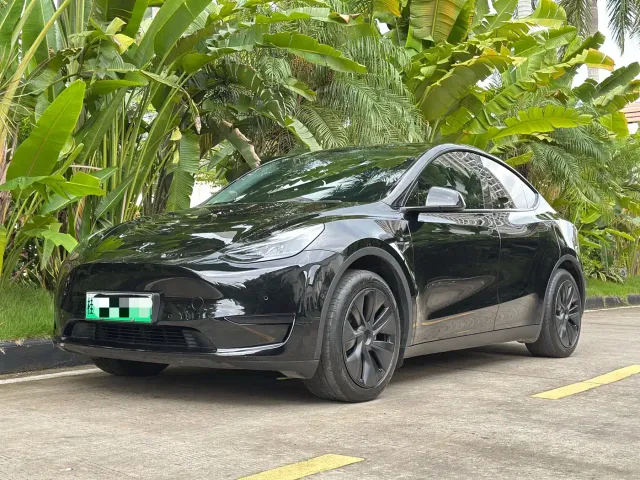 Фотография автомобиля — Tesla Model Y