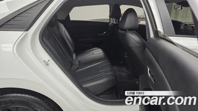 Hyundai Avante CN7 — Фото автомобиля 17