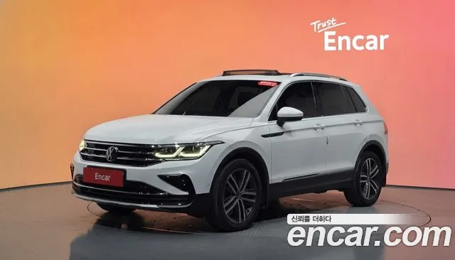 Фотография автомобиля — Volkswagen Tiguan