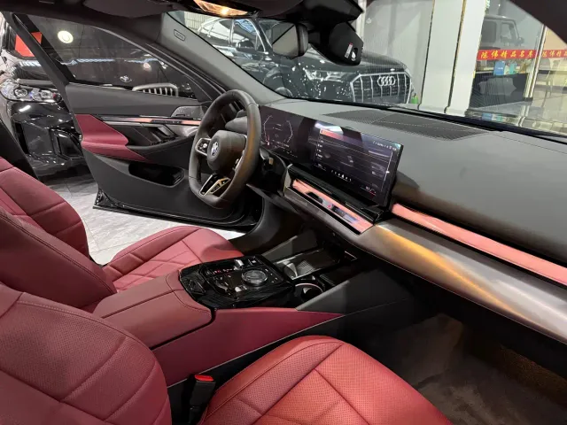 BMW 5 Series — Фото автомобиля 9