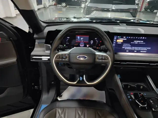 Ford Edge — Фото автомобиля 10