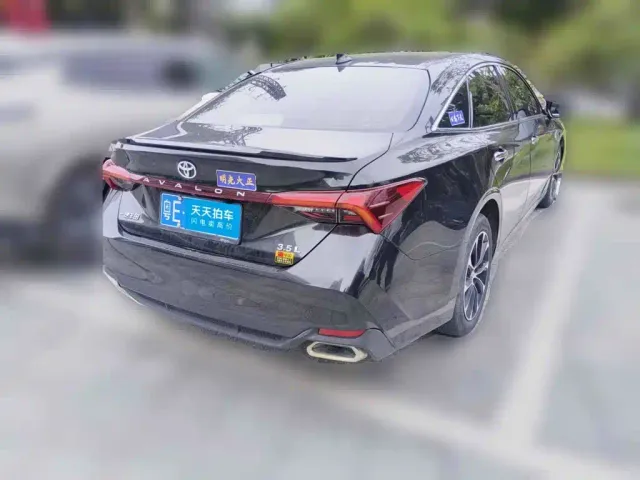 Toyota Avalon — Фото автомобиля 2