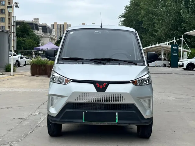 Wuling EV50 — Фото автомобиля 2