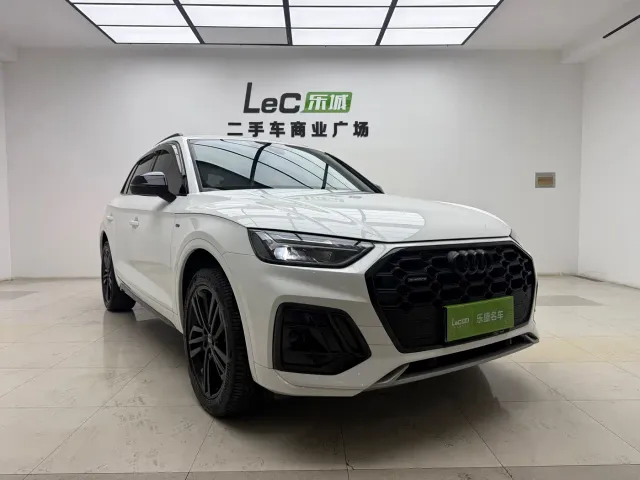 Audi Q5L — Фото автомобиля 3