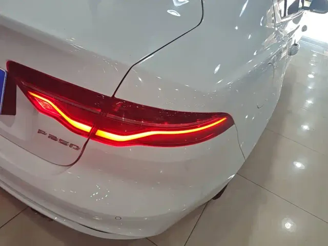 Jaguar XEL — Фото автомобиля 7