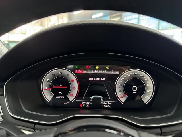 Audi A4L — Фото автомобиля 3