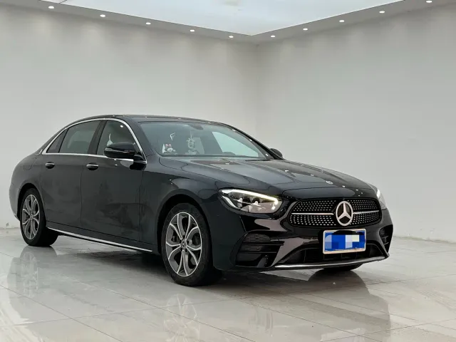 Mercedes-Benz E-Class — Фото автомобиля 2