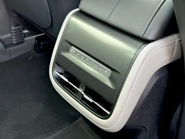 Lincoln Nautilus 2023 2.0T AWD Premium Edition — Фото автомобиля 15