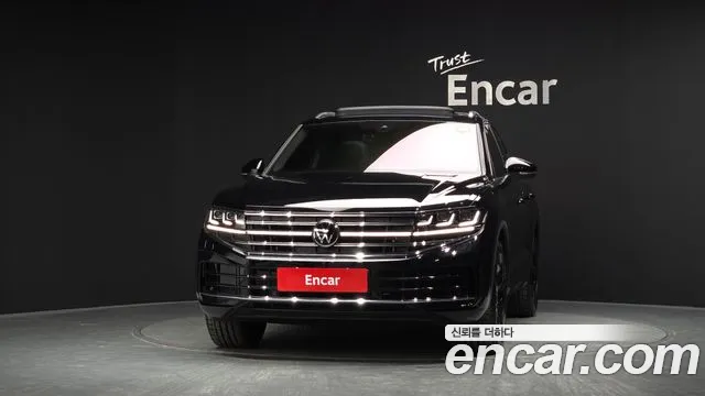 Volkswagen Touareg — Фото автомобиля 3