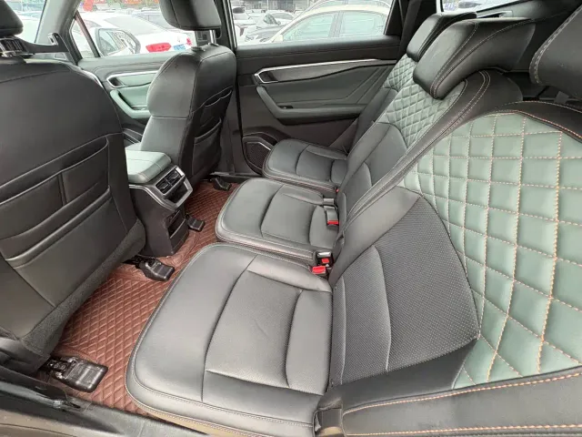 Geely Haoyue L — Фото автомобиля 10
