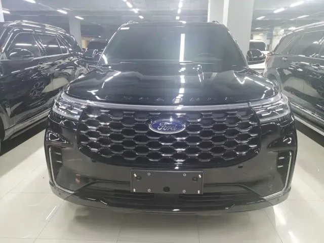 Ford Explorer — Фото автомобиля 13