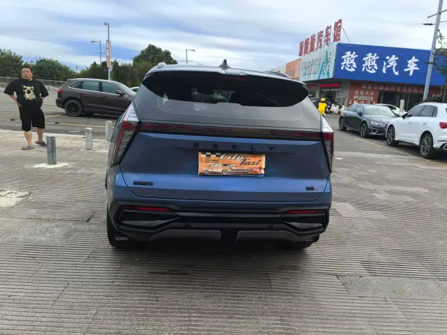 Geely Boyue L — Фото автомобиля 9