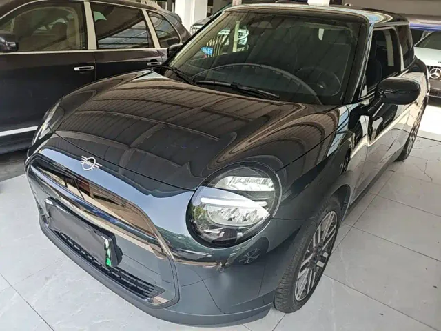 Фотография автомобиля — MINI Cooper
