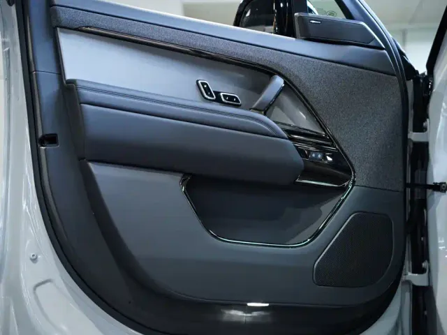 Land Rover Range Rover Sport — Фото автомобиля 14