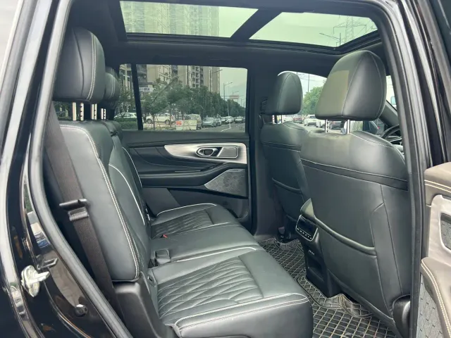 GAC Trumpchi GS8 — Фото автомобиля 21