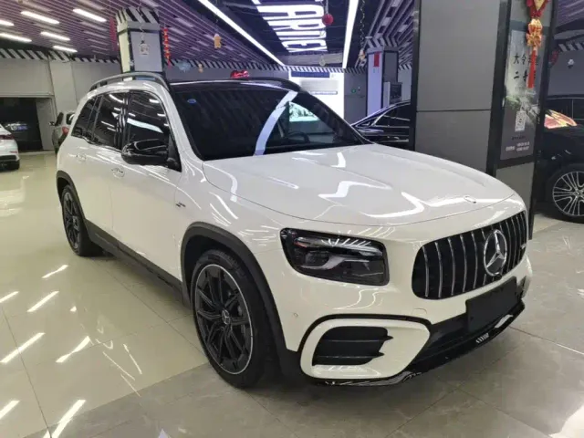 Mercedes-Benz GLB AMG — Фото автомобиля 3