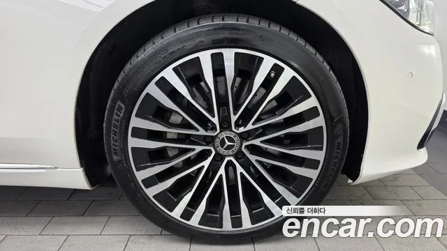 Mercedes-Benz S-Class — Фото автомобиля 21