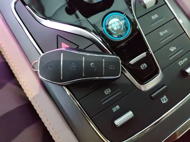 BYD Yuan PLUS — Фото автомобиля 8