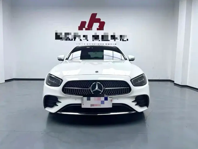 Mercedes-Benz E-Class — Фото автомобиля 2
