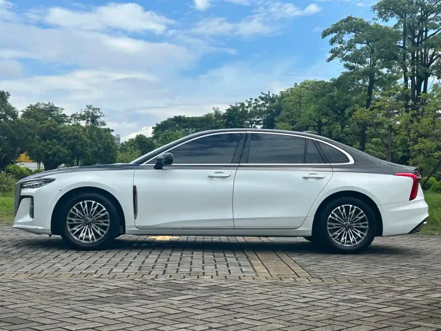 Hongqi H5 — Фото автомобиля 10