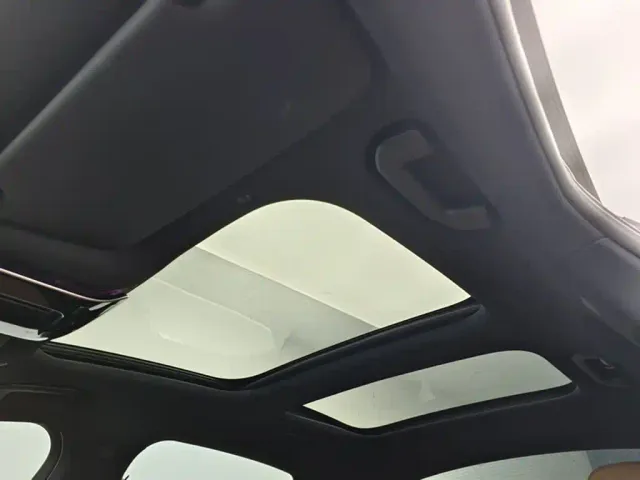 Mercedes-Benz E-Class — Фото автомобиля 6