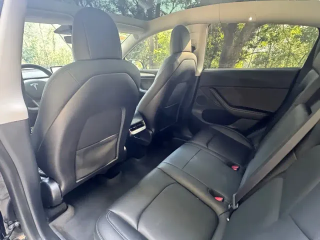 Tesla Model Y — Фото автомобиля 7