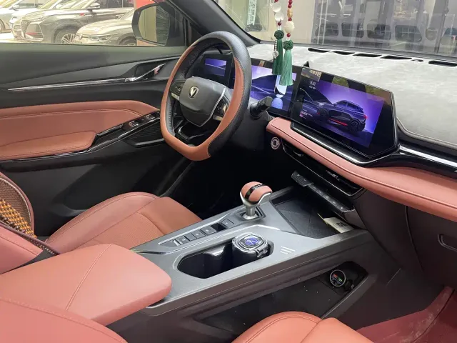 Changan X5 Plus — Фото автомобиля 14
