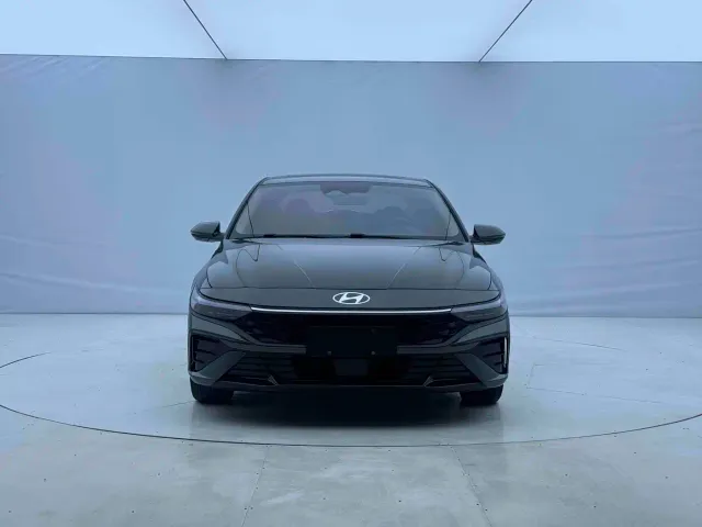Hyundai Elantra — Фото автомобиля 2