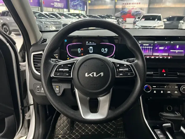 Kia Seltos — Фото автомобиля 11