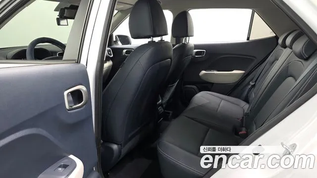 Hyundai Venue — Фото автомобиля 11