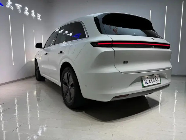 Li Auto L6 — Фото автомобиля 7