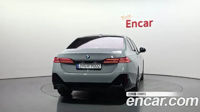BMW 5-Series — Фото автомобиля 4