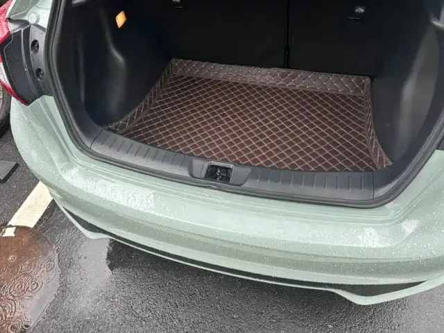 Nissan Tiida — Фото автомобиля 8