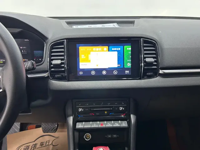 Skoda Karoq — Фото автомобиля 8