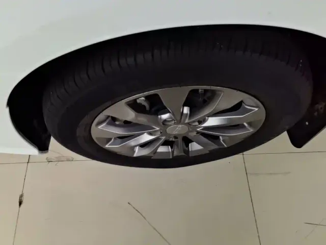 Geely Geometry G6 — Фото автомобиля 22