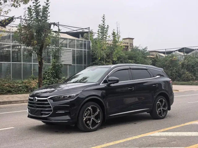 Фотография автомобиля — BYD Tang