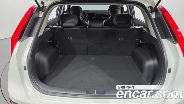 Kia Niro The All New — Фото автомобиля 24