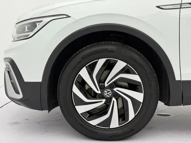 Volkswagen Tiguan L — Фото автомобиля 22